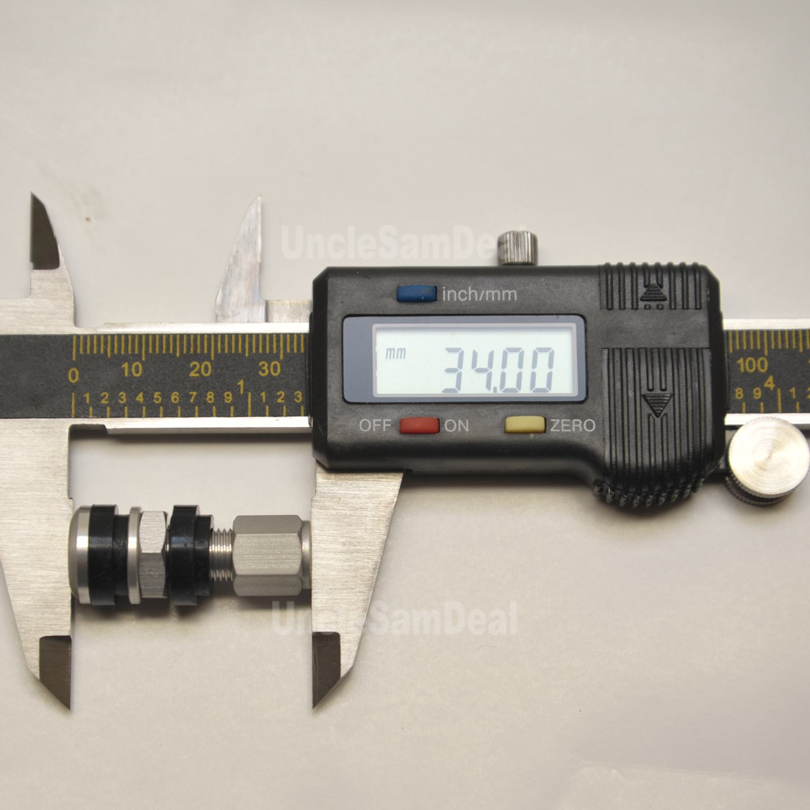 ENKEI NT03+M ALUMINUM BOLT ON SHORT BASE SILVER VALVE STEMS WITH CAPS